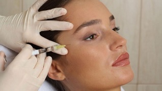 Mesotherapy to rejuvenate the skin around the eyes